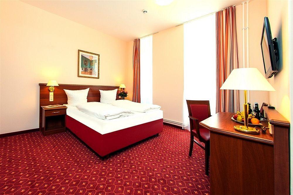 & Zarenhof Friedrichshain 3*