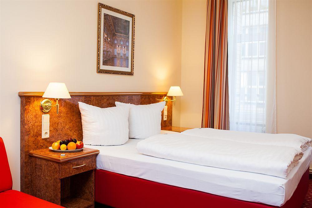& Zarenhof Friedrichshain Hotel 3*