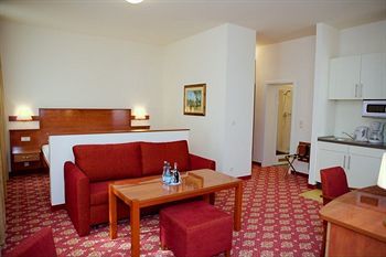 Hotel & Zarenhof Friedrichshain 3*