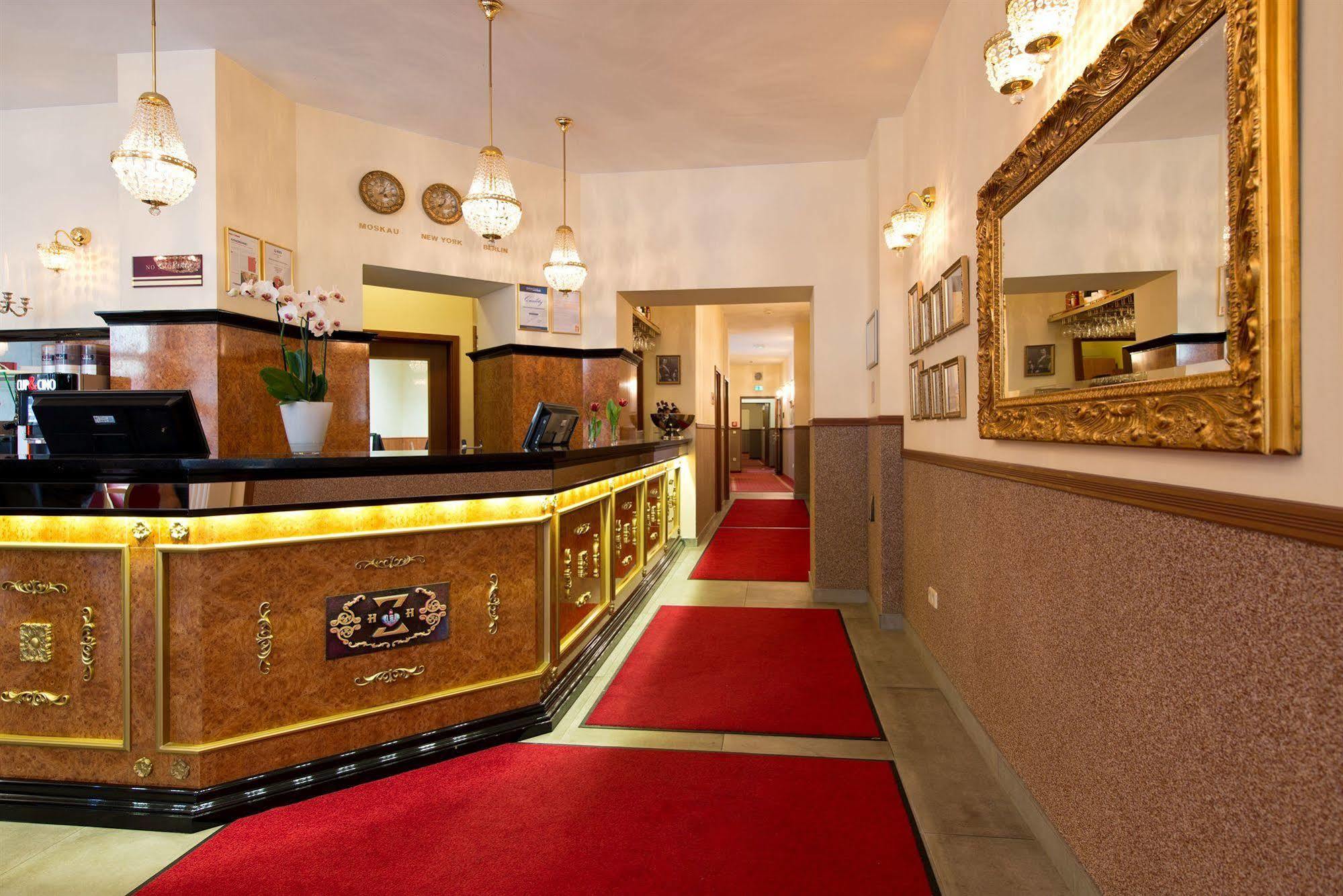 Hotel & Zarenhof Friedrichshain 3*