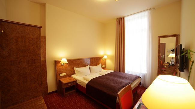Hotel & Zarenhof Friedrichshain 3*